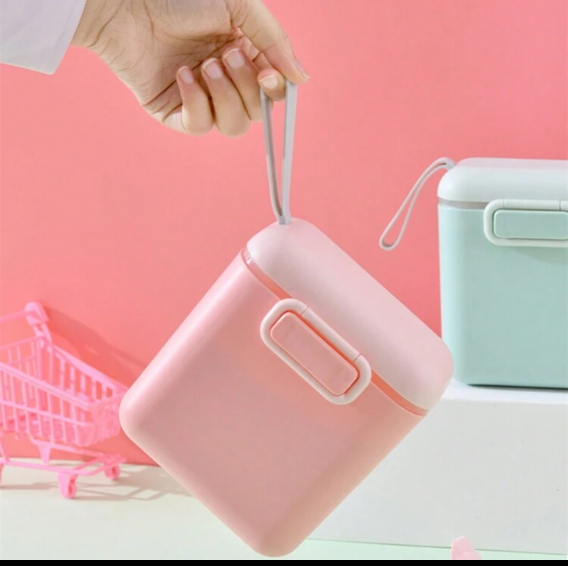 Portable Baby Formula Dispenser; Separated Storage Box For Large Capacity Sealed